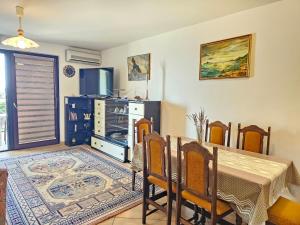 DAVOR KL Holiday house in a small fishing village