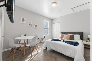 Little Italy Family Suite 4 TVs Bunk Beds