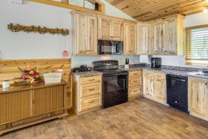 Long Lake Cabin w Fire Pit & Outdoor Games!