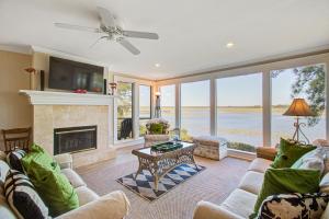 Marsh Island Retreat