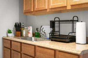 King Bed 2 TVs Fast Wifi Pet Friendly!