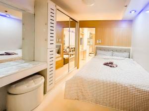 907 Air Condo 1BR Shell Residences 2 Min to MOA