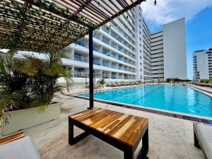 Loft Vistas Mar. Crespo Piscina y Jacuzzi