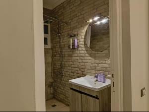 Cozy 1 Bedroom Apartment Suitable for travelers , couples