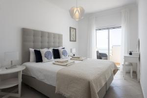 Golfinho - Sea view with pool by HD