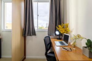 Modern, complete with Office, AC, and Gym