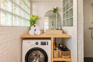 Pentes de la Croix-Rousse Le Lyon dor