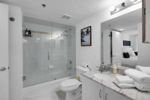 Stunning 2B2B Ocean and City Views with Free Parking