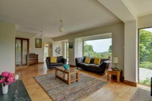 5 Bed in Uplyme oc-d32981