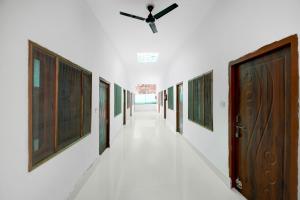 SPOT ON by OYO Royal Hotel