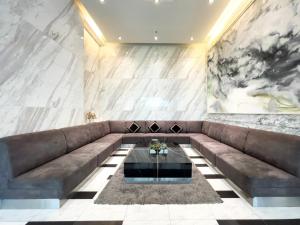 150 m to MRT l Workspace and Kitchen l Suana l Sontana