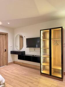 Royal Maktob Pyramids