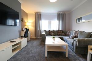 Lovely 2 BR flat, sleeps 4