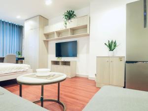 VIP-sky center- căn hộ rộng rãi, thoáng mát, yên tĩnh, tiện nghi đầy đủ - Hồ bơi miễn phí