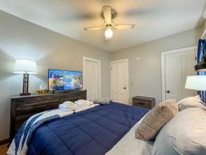 NEW-Mins to ConcordNashua-Queen Beds-WD in unit