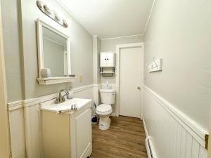 NEW-Mins to ConcordNashua-Queen Beds-WD in unit