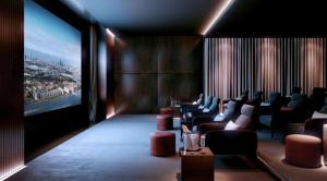 Large Studio Balcony Spa Gym Pool Sauna Roof Bar