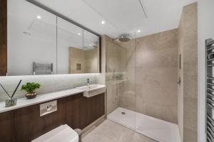 Large Studio Balcony Spa Gym Pool Sauna Roof Bar