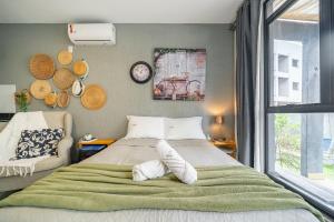 Studio Aquarela perto da praia by Achei