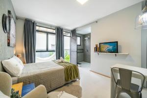 Studio Aquarela perto da praia by Achei