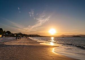 Studio Aquarela perto da praia by Achei