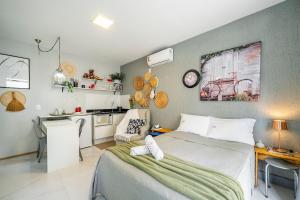 Studio Aquarela perto da praia by Achei