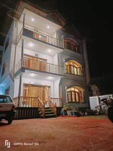 Moonshine Homestay Kashmir