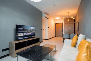 Tropical House - New Apartment at Delasol