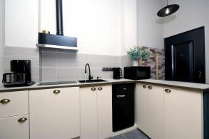 Warm & Stylish 2-Room Studio Attic in Old Tbilisi Apart 7