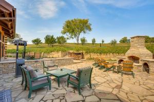 Stay and Sip Group Ranch at Shamrock Hills Vineyard