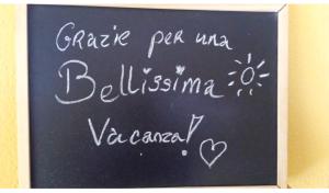 Villetta vista mare con piscina, giardino e parcheggio privato