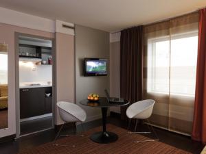 Residence Mercure Paris La Defense Grande Arche