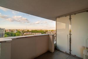 Krakow Studio Air Con 10th Floor Balcony