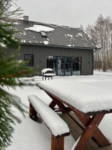 Brīvdienu māja & pirts meža vidū - Saraiķu Sanderi