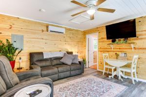 Cottage Close to Caves and Trails in Hocking Hills!