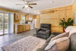 Cottage Close to Caves and Trails in Hocking Hills!