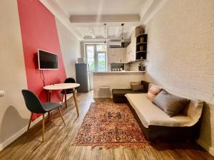 Bright 1BR flat in the city centre Tsereteli ave