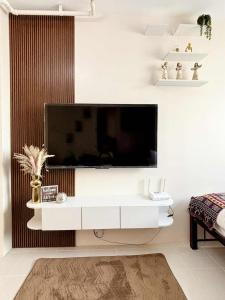 Dainty Den Renovation