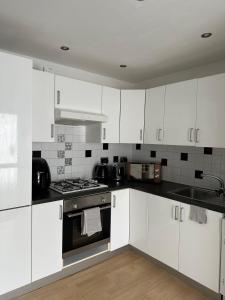 Unique 3 Bed Flat and Cinema Room