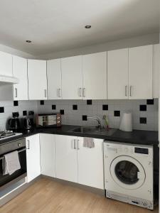 Unique 3 Bed Flat and Cinema Room