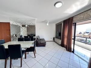 B483 - Apto 3 quartos perto do mar em Bombinhas