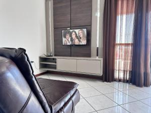 B483 - Apto 3 quartos perto do mar em Bombinhas