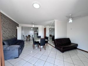 B483 - Apto 3 quartos perto do mar em Bombinhas