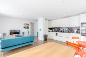 Stylish 2BD Oasis wBalcony South East London!