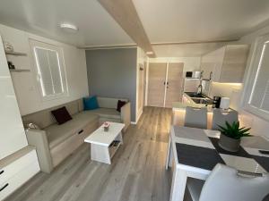 Floating House - LUXURY Floating Sea OASIS Pula