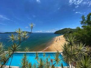 Casa de luxo em frente à praia em Angra dos Reis