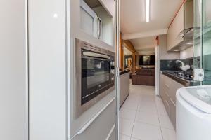 Amplo Apto a 50 Metros da Praia de Bombinhas