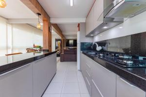 Amplo Apto a 50 Metros da Praia de Bombinhas