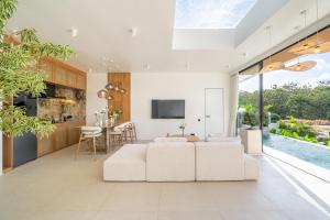 Ardhana 14 - Relax in Style - New Villa with Private Pool