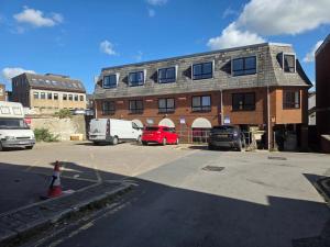 Courtyard Highstreet Retreat